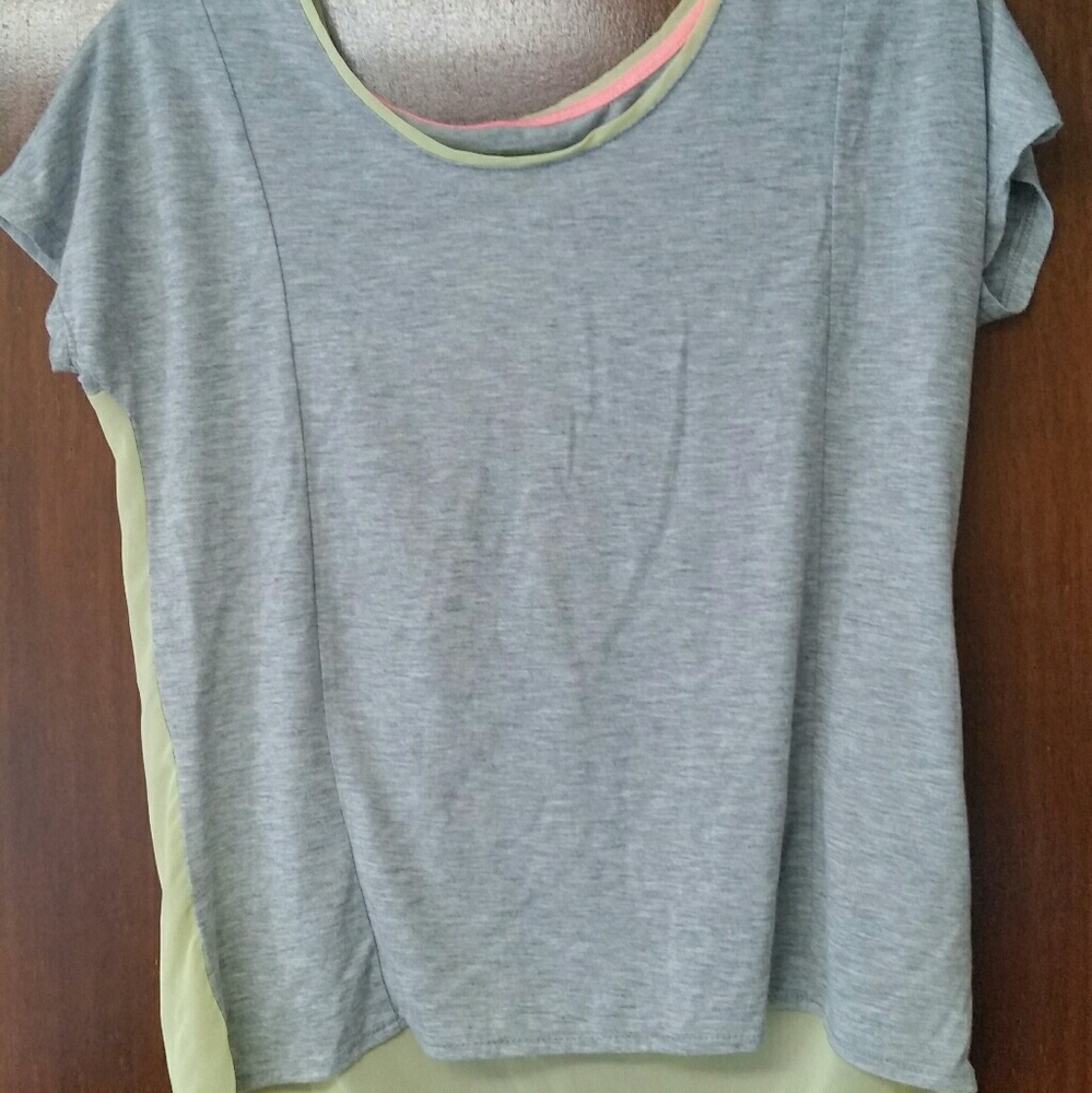 Light Gray & Yellow. SO. T-Shirt. Size Small.